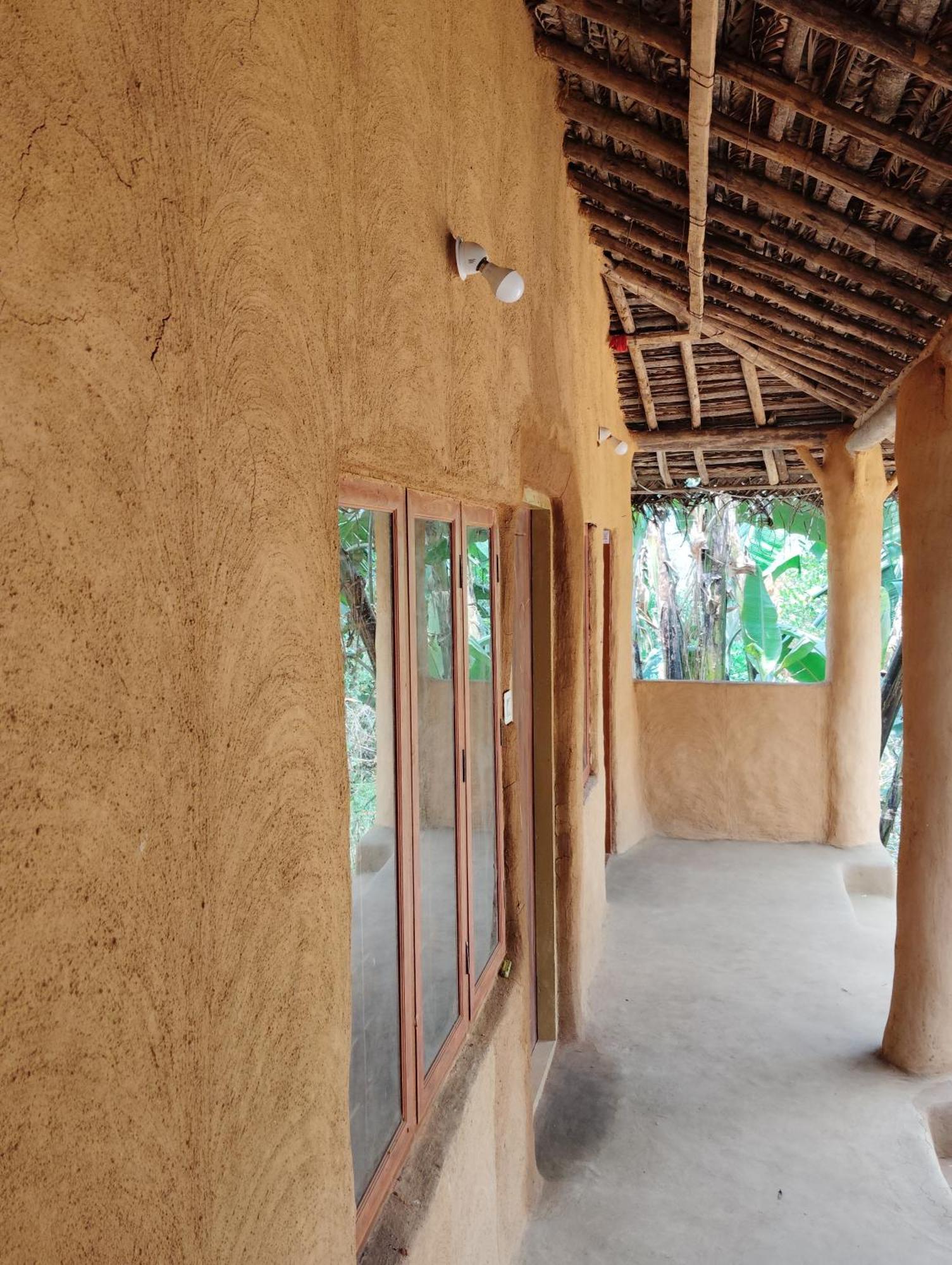 Cosmic Mud House Kanthalloor المظهر الخارجي الصورة